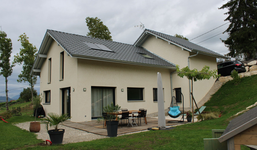 Eulalie et Benoit : leur maison avec accès par le haut