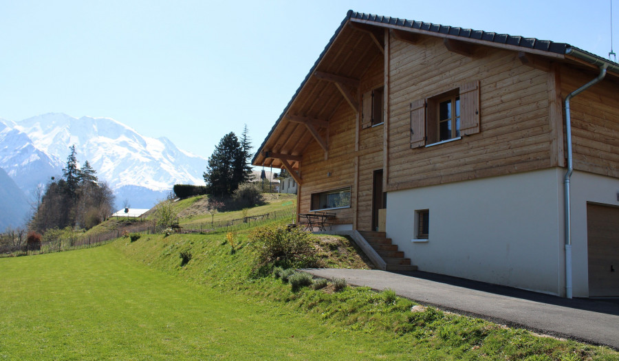 Claire et Benjamin : vue sur le Mont-Blanc