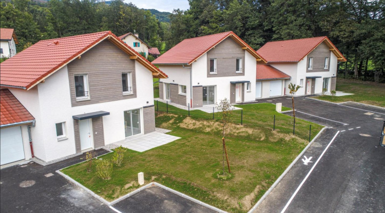 Dernier lot à la vente dans un lotissement au calme à 2 mins de Boëge !! 103m² - 442050€ - 1